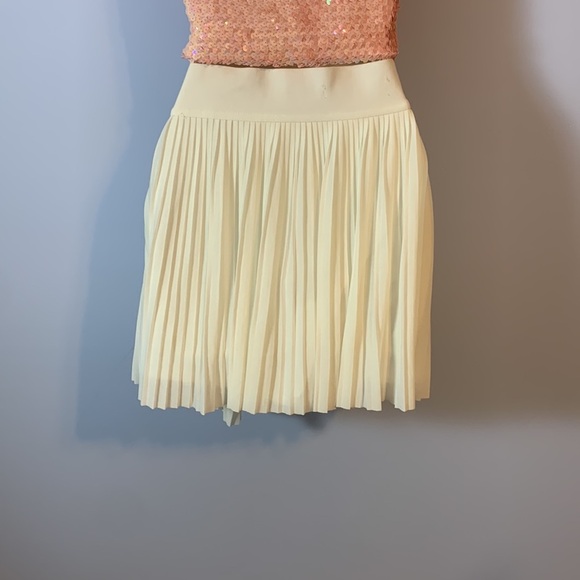 Athletic pleated tennis skirt over shorts size XL White no boundaries skort - Picture 2 of 7